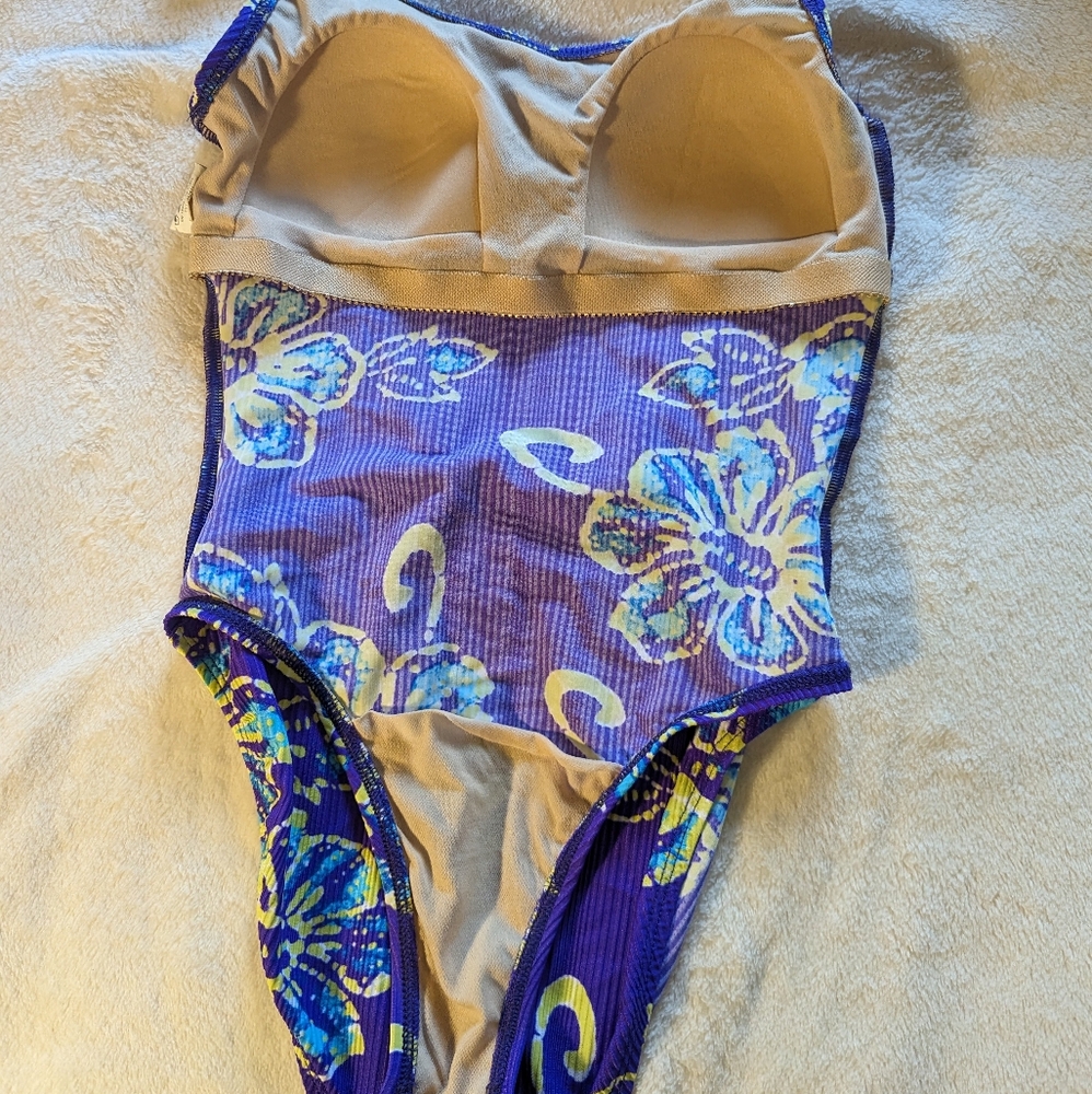 Bathing Suit - Picture 3 of 5